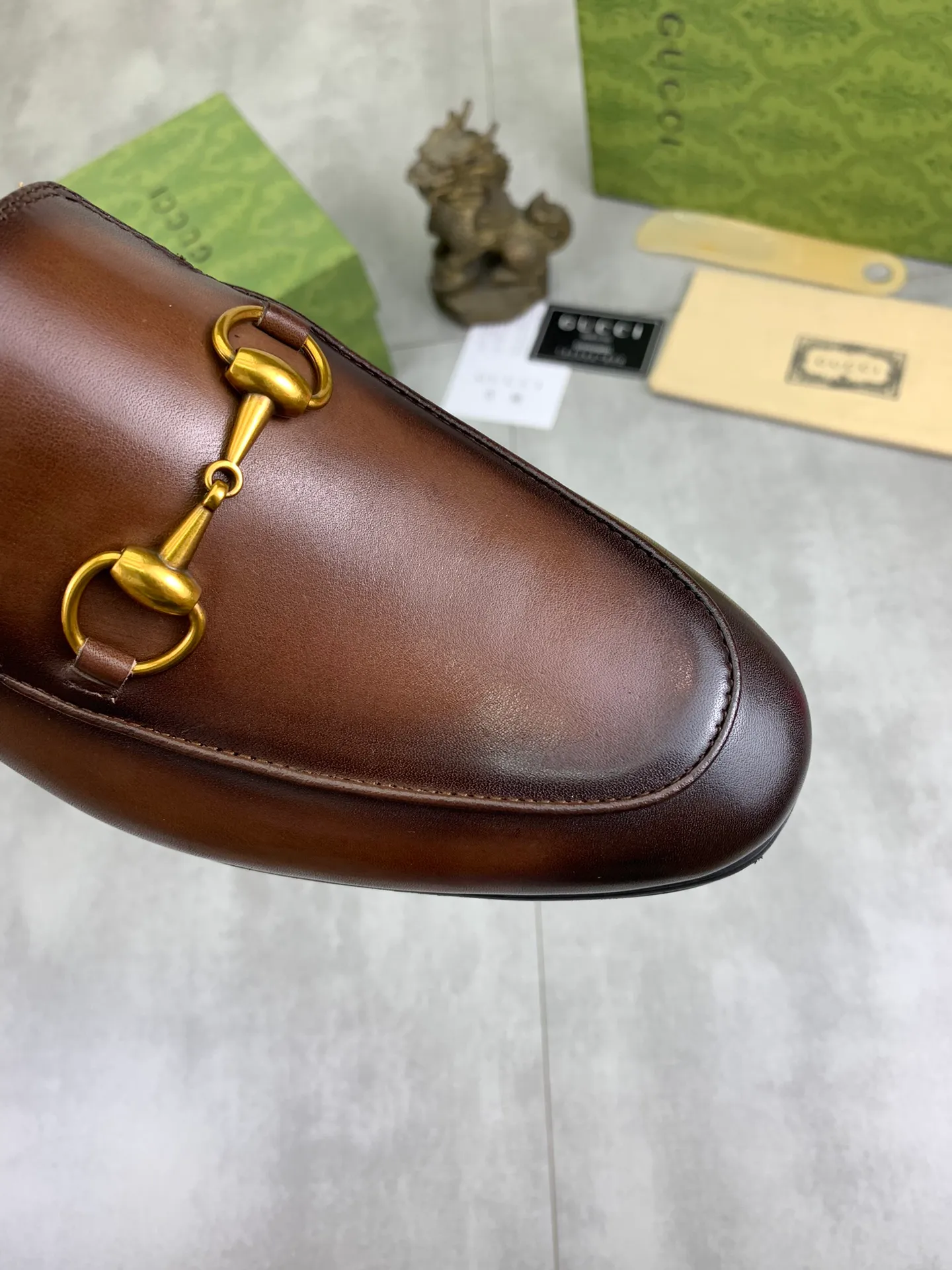 Men's Men's Shoes💰P480💰【New Style】Water-dyed Niuli High Quality Gucci half-drag business leather shoes hot selection (Gucci) official website latest Gucci half-drag 🎁 business leather shoes, hot style 💥 simple and elegant style, exclusive for trendy men. Unique official website latest brand original double G embossing Elements 👑 Original Gucci decoration, fashionable and elegant, fabric original calfskin ✅ Fully imported first-layer cowhide lining, official website designated wear-resistant, rubber business outsole, classic model taken at the counter in real life 🎬Number: 38-44 (45 46 customized) 2⃣️colors available